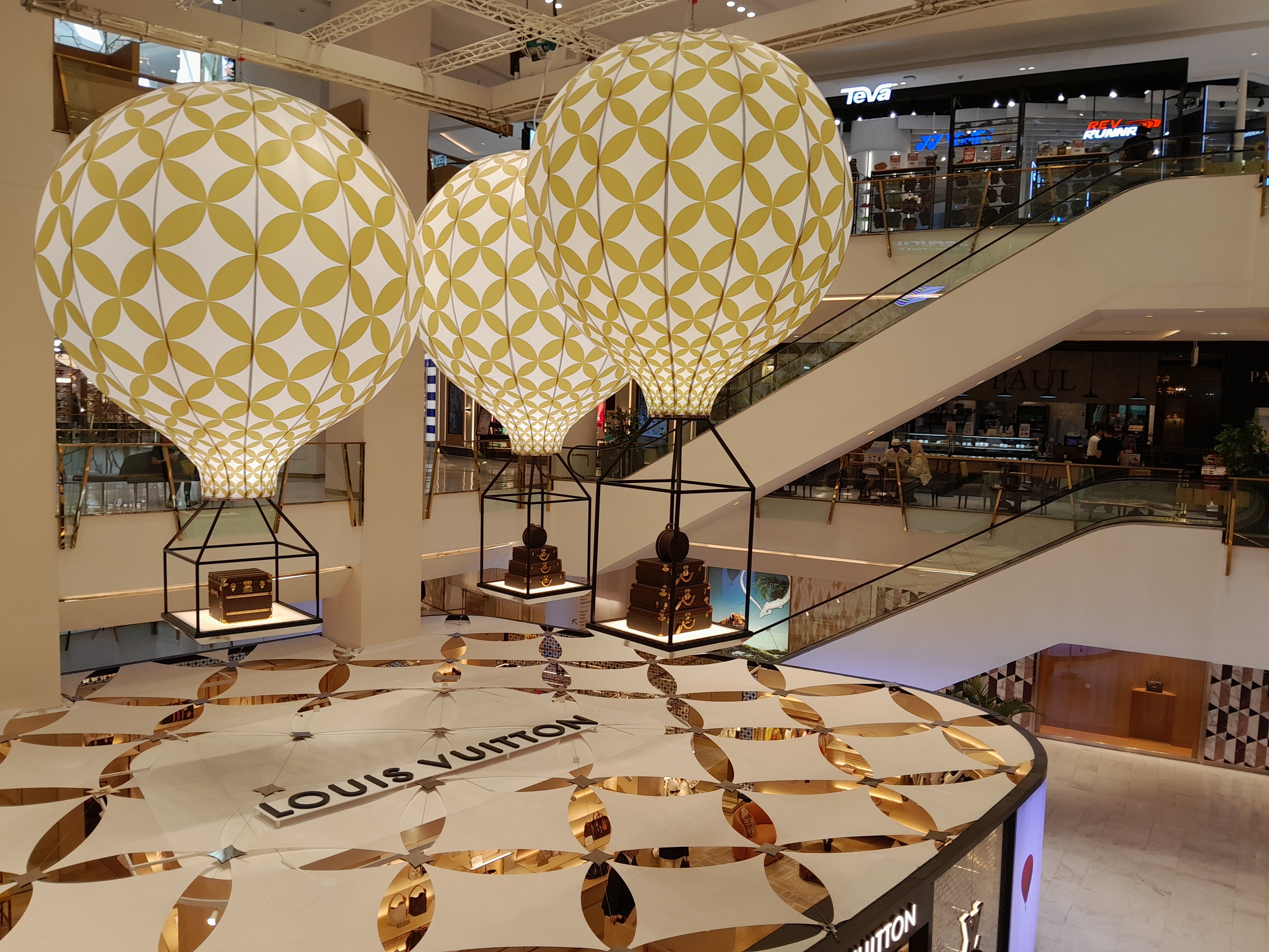 LV Photo 2