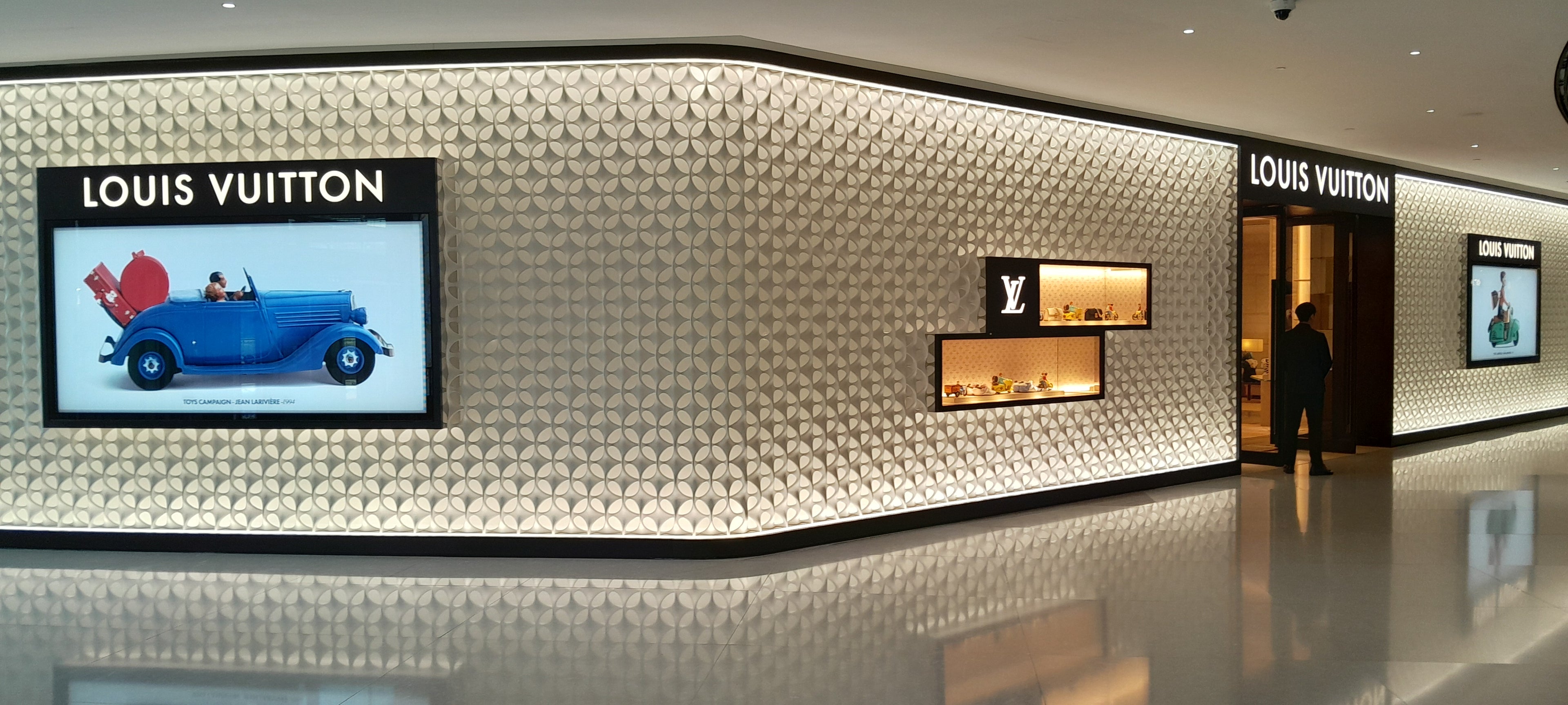 LV Photo 6